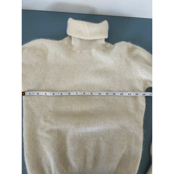 Jordache vintage womens sweater size M cream white turtleneck - Picture 5 of 6